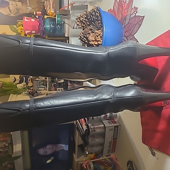 Christian Louboutin boots - Picture 7 of 11